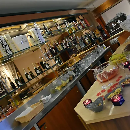 Joy Hotel 3*