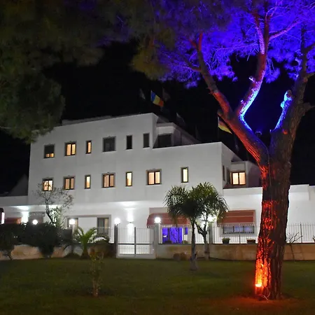 Joy Hotel 3*