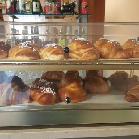 Joy מלון קסטל וולטורנו